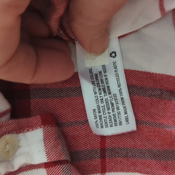 Universal Thread Red and White Plaid Button Down Pocketed Long Sleeve Shirt L - Picture 6 of 7